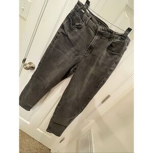 American Eagle black jeans size 14 regular